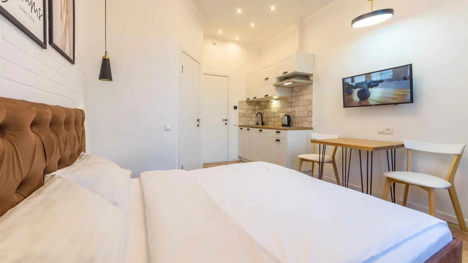 Self Check-In Apartments Kyiv Ukraine